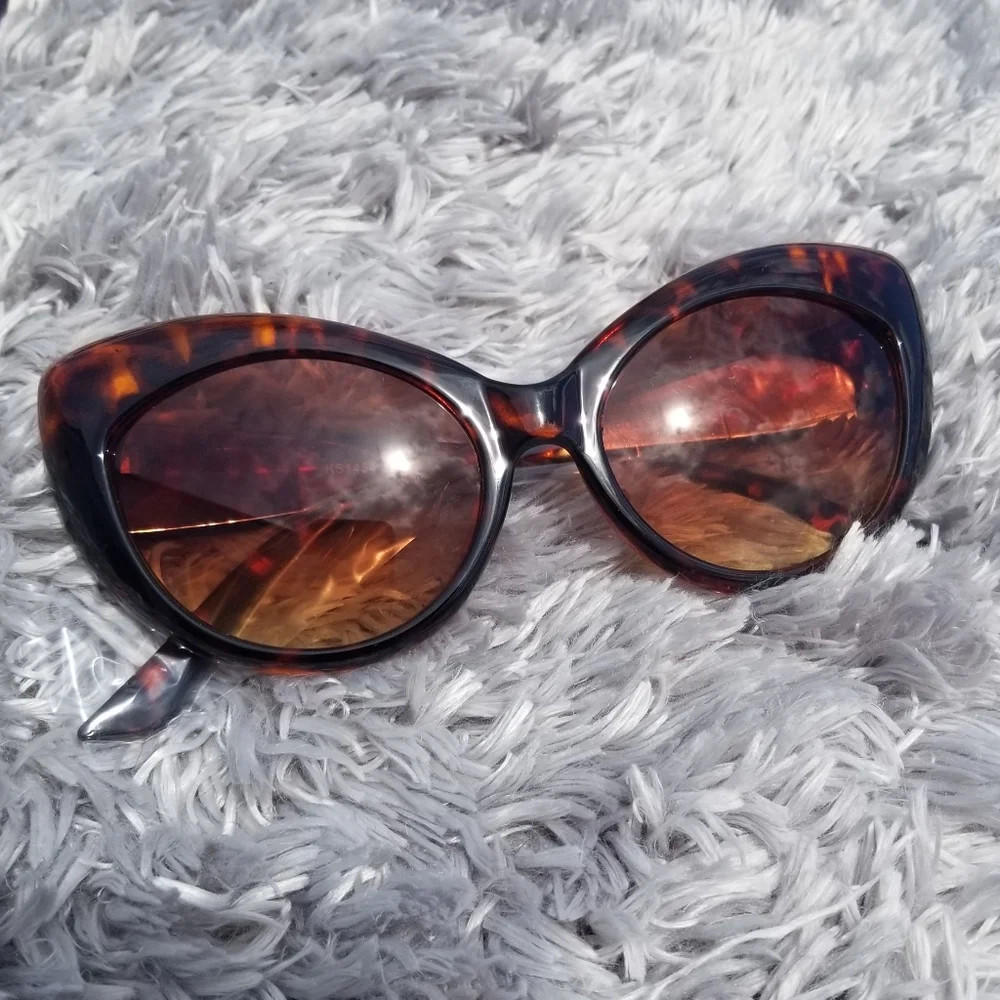 Retro Women's Fashion Cat Eye Sunglasses 🌞